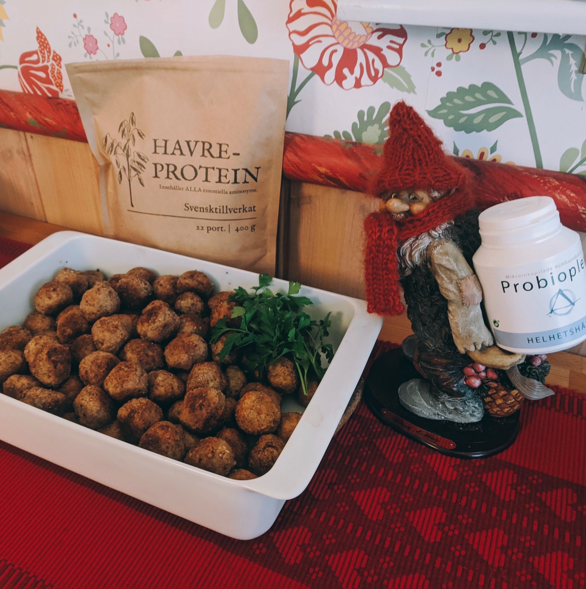 Vegetariska Frikadeller, Recept på vegetariska små köttbullar med mandel och solrosfrön.