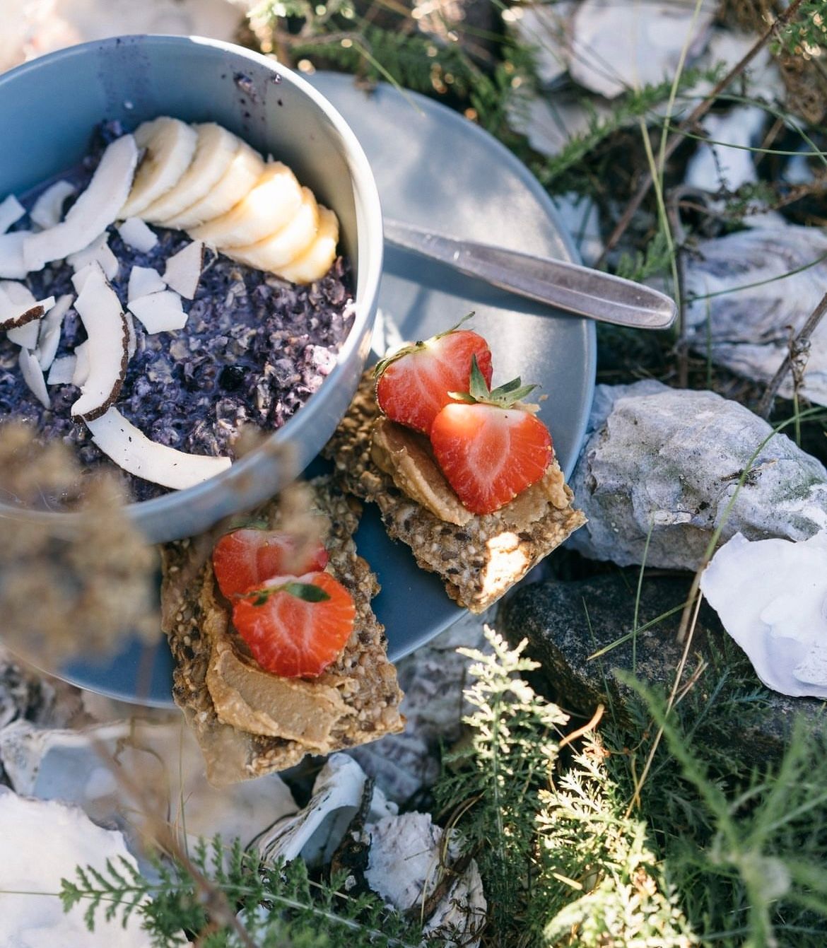 Overnight oats med blåbär, Förbered frukosten kvällen innan för en krämig bowl oats!