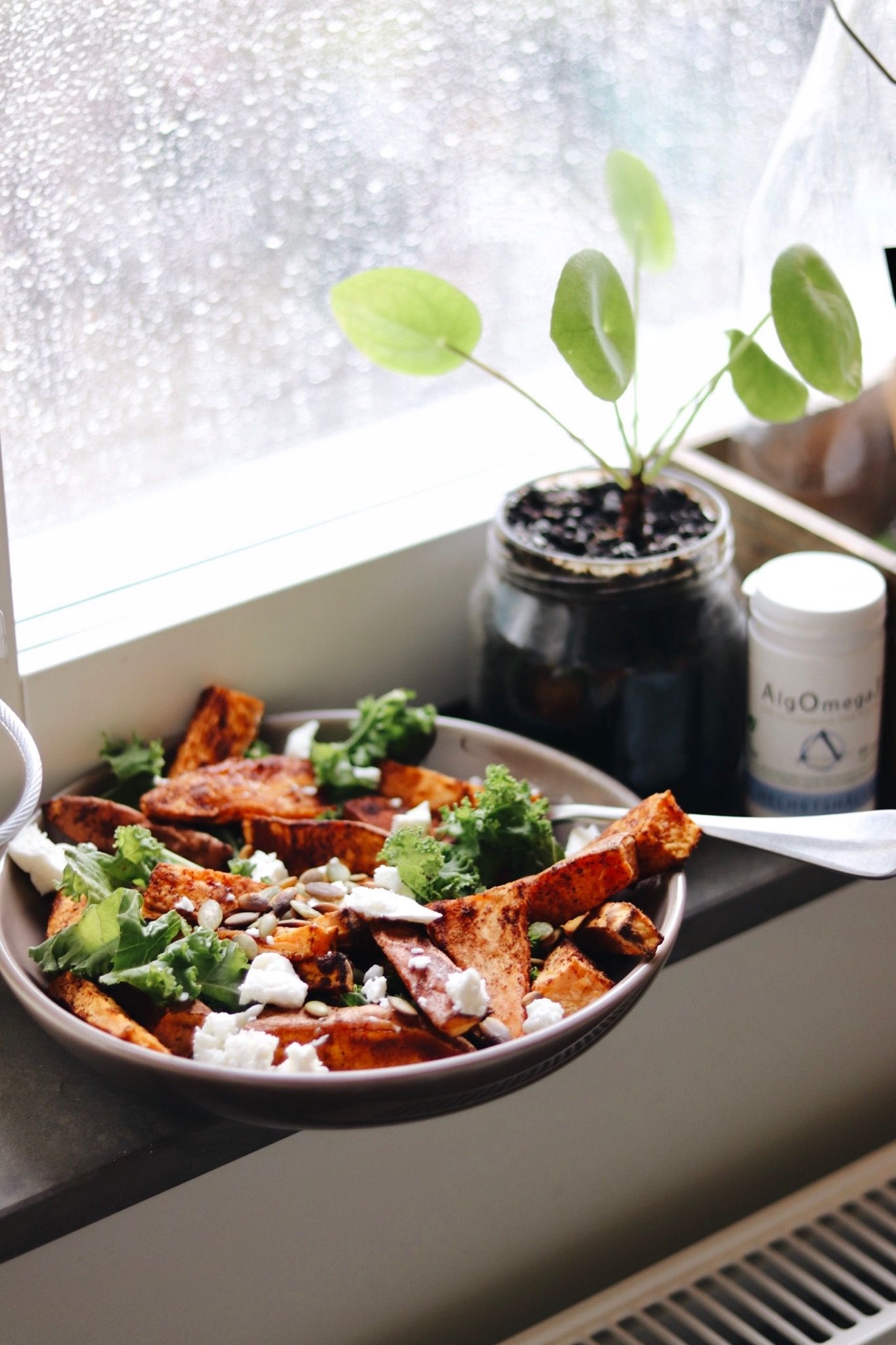 Varm höstsallad, En varm vegetarisk sallad med ugnsrostad sötpotatis och kanel